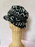 Black reversible bucket hat