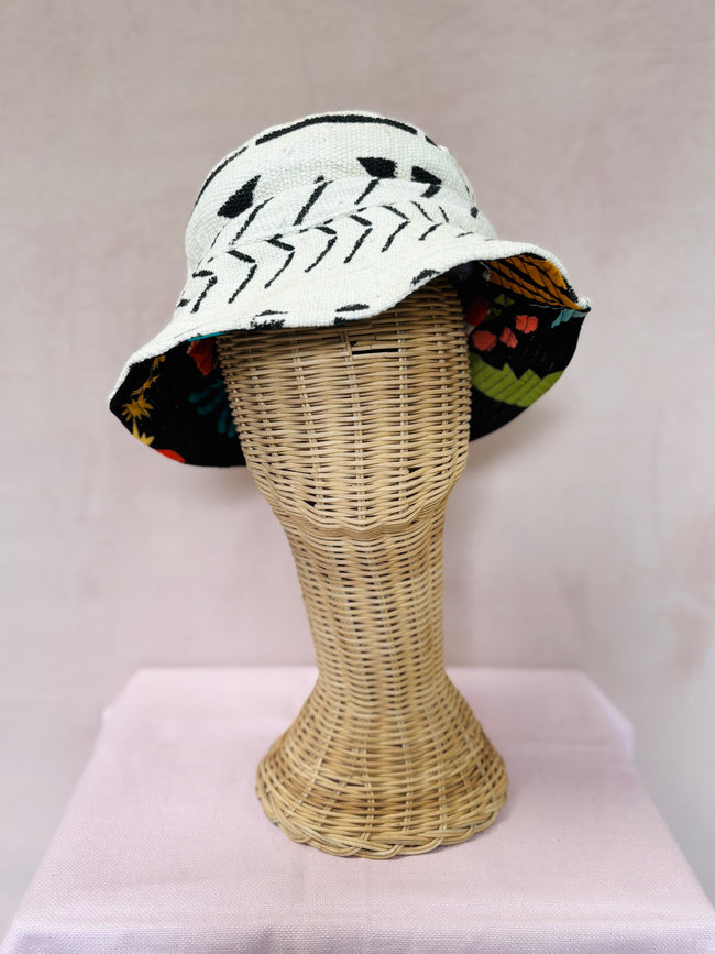 White reversible bucket hat
